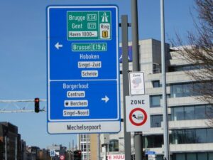 Belgian traffic sign Source: Haalbaarheidsstudie uitbreiding LEZ Antwerpen - Transport & Mobility Leuven